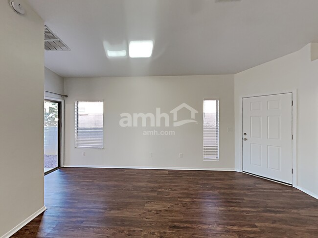 Building Photo - 337 E Camino Limon Verde