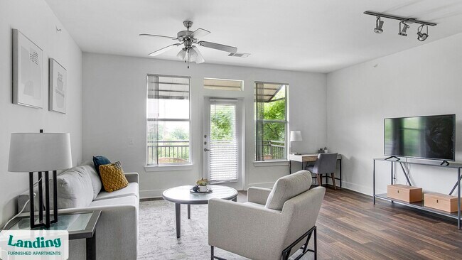 Foto del edificio - 7373 Valley View Ln