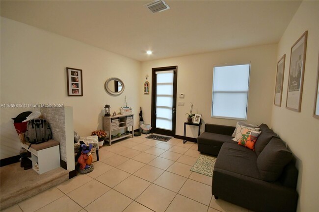 Foto del edificio - 16010 NW 91st Ct