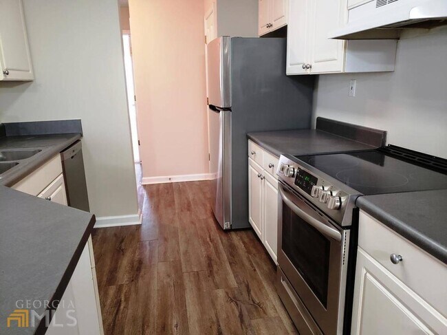 Building Photo - 3101 Primrose Path