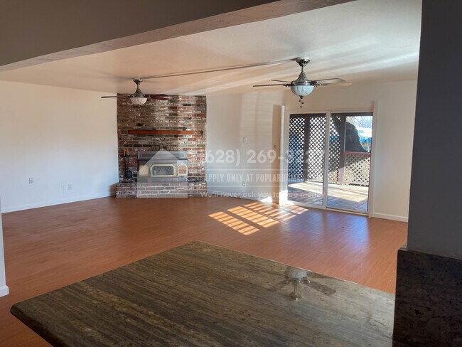 Foto del edificio - 1625 Basler St