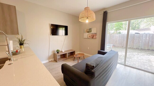 Foto del edificio - 171 NW 158th St