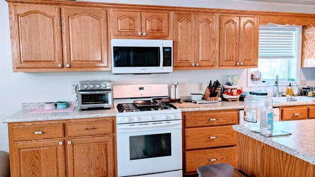 Building Photo - 1012 Fairwater Cir