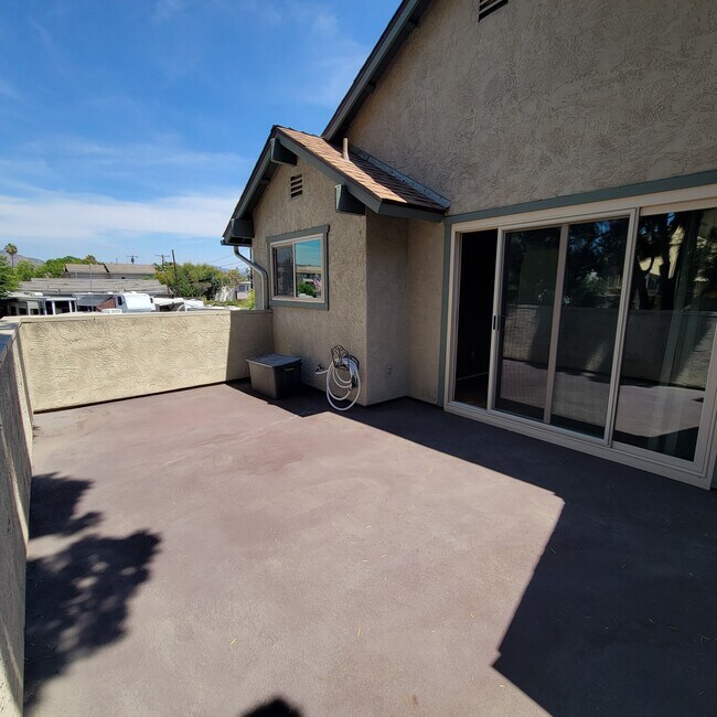 Foto del edificio - 1131 Decker St