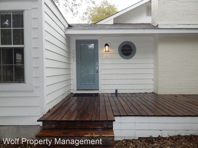 Foto del edificio - 4 br, 2 bath House - 1301 Wallace Street