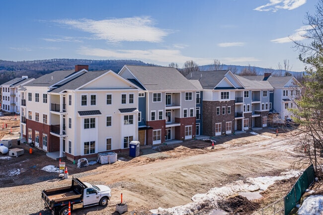 Building Photo - Luminary