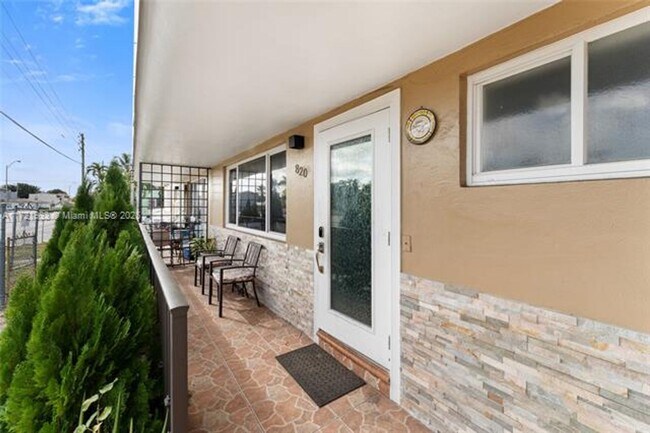 Foto del edificio - 820 SW 17th Ave