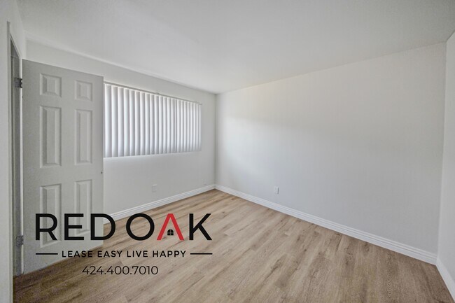 Foto del edificio - Spacious and Welcoming Three Bedroom with ...