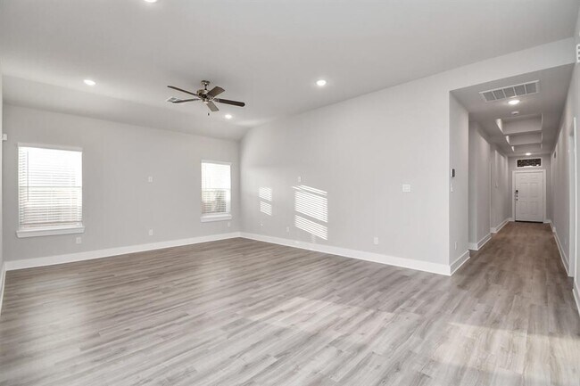 Building Photo - 7546 Terramar Bay Ln