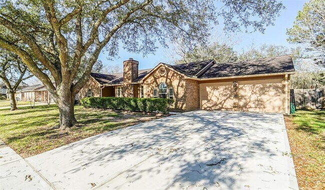 Foto del edificio - 1309 Oak Hollow Dr