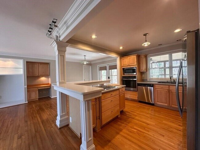 Foto del edificio - 1716 Mohawk Pl SE