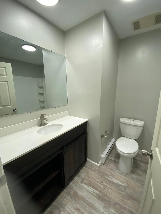 Foto del edificio - 307 Forest Ln