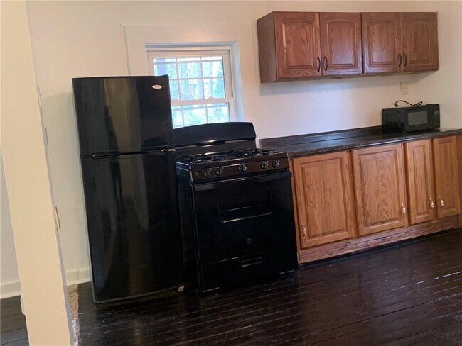 Building Photo - 162 Ridgeland Ave