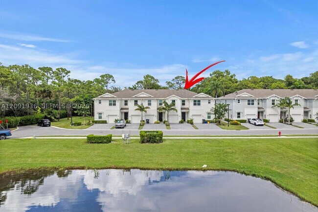 Foto del edificio - 4667 Hollister Ave