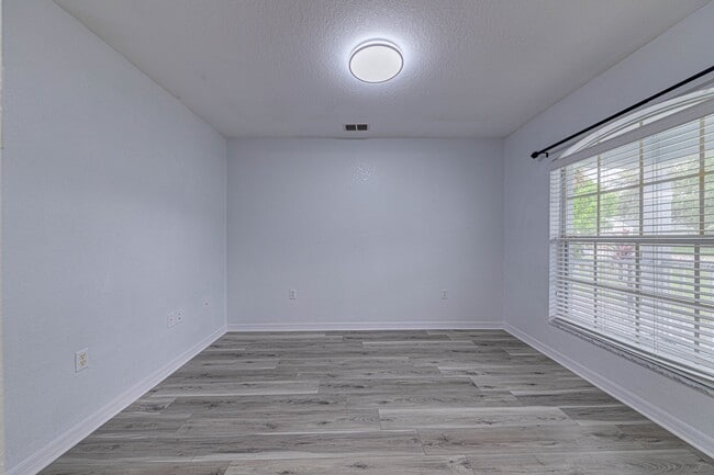 Building Photo - 1176 Lake Pl Ct