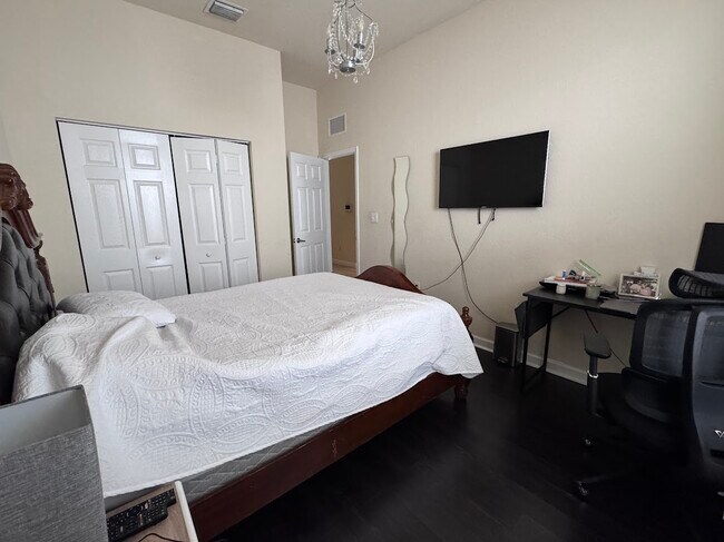 Foto del edificio - 9165 SW 170th Ave