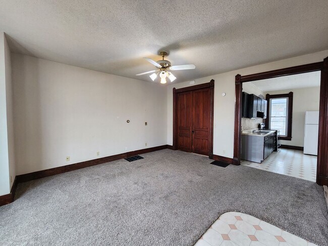 Foto del edificio - 617 E Washington St