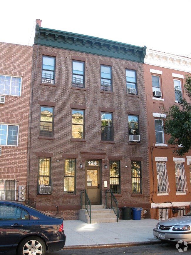Building Photo - 194 Eldert St