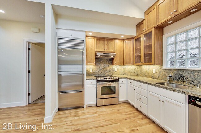 Building Photo - 2 br, 2 bath House - 153 Lake Street
