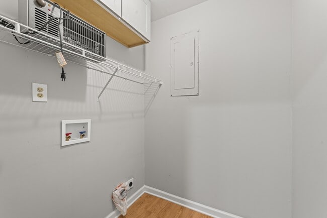 Building Photo - 4421 Jacobs Dr SW