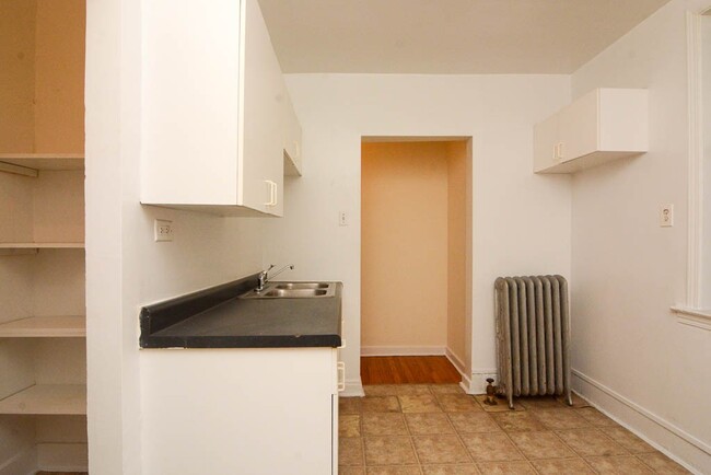 Building Photo - 2330 N Spaulding Ave