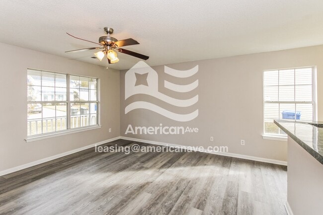 Foto del edificio - 104 Creek Way Ln