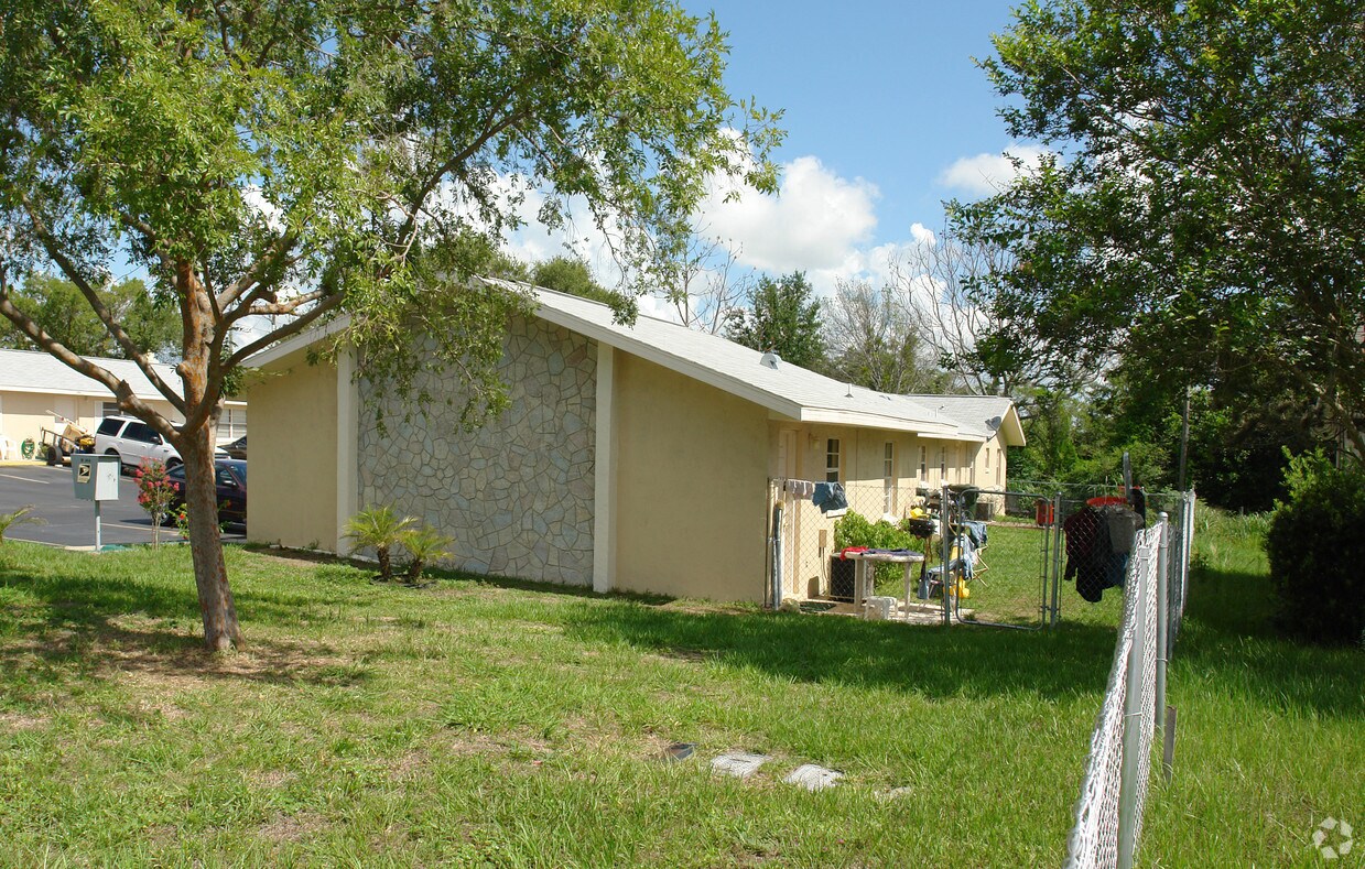 Building Photo - Clermont Villiage Apartments