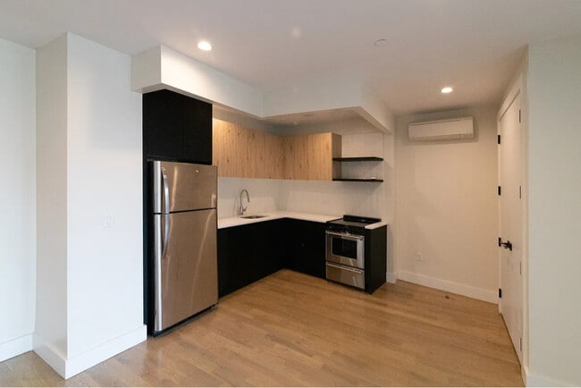 Building Photo - 333 Cypress Ave