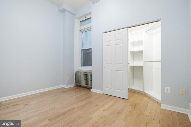 Building Photo - 411 S 9th St