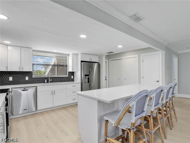 Foto del edificio - 4817 SW 8th Pl