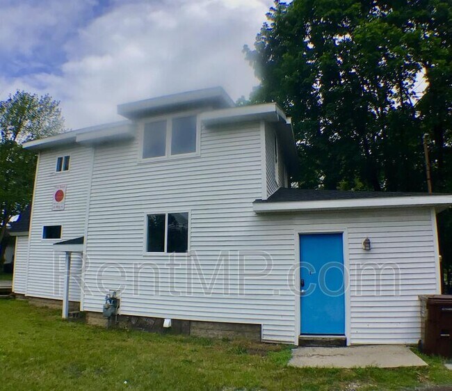 515 S Main St, Mount Pleasant, MI 48858 Condo for Rent in Mount