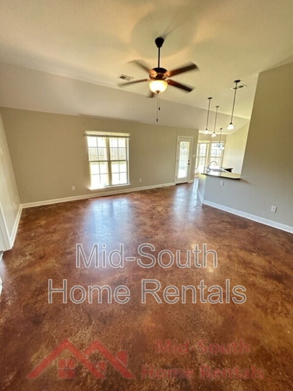 Building Photo - 8894 Smith Ranch Dr