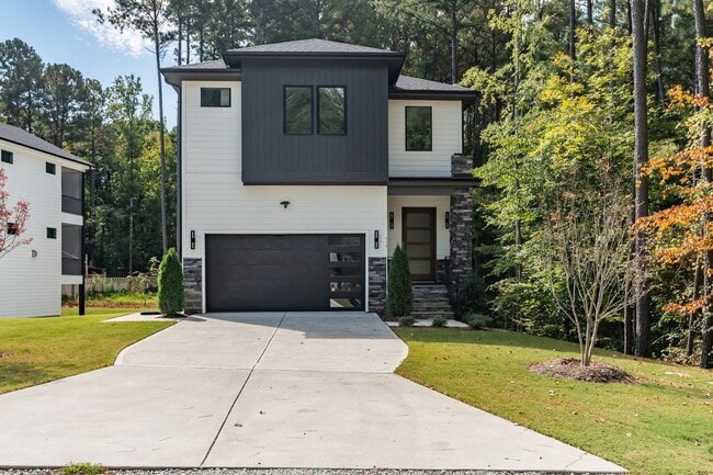 Modern 5-bedroom, 5-bathroom home in Durham - Modern 5-bedroom, 5-bathroom home in Durham