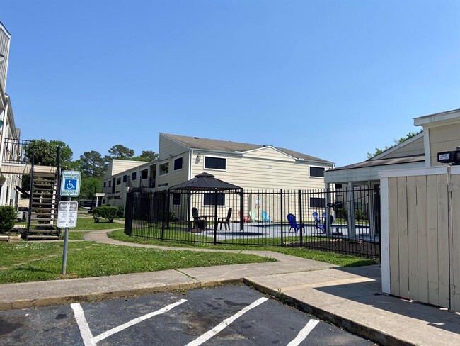 Building Photo - 15115 Mesa Dr
