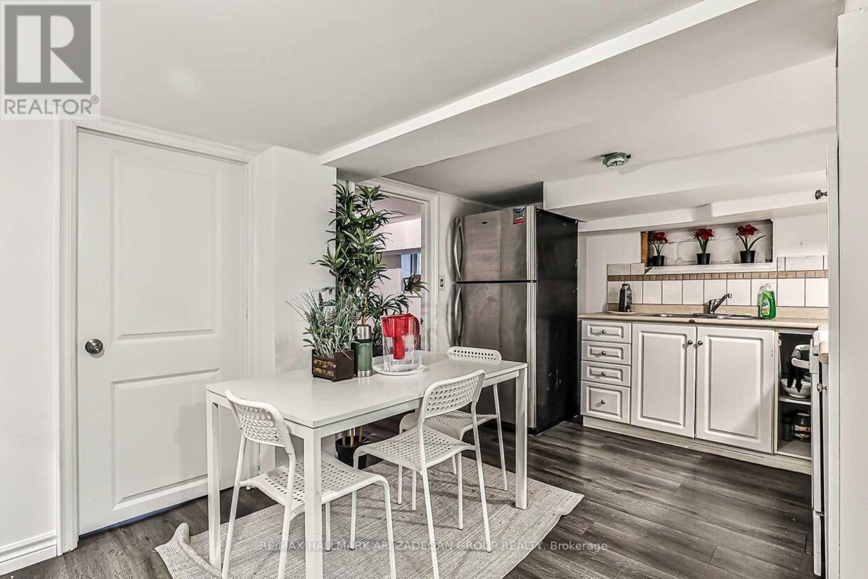 Photo du bâtiment - 75 Fairfield Ave