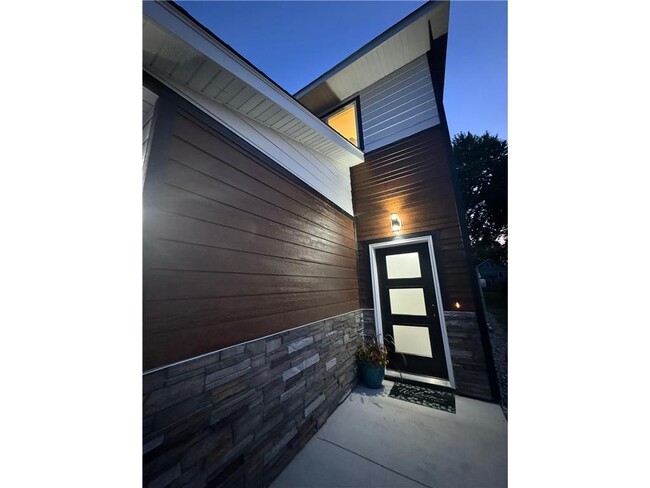 Building Photo - 116 Renet Path
