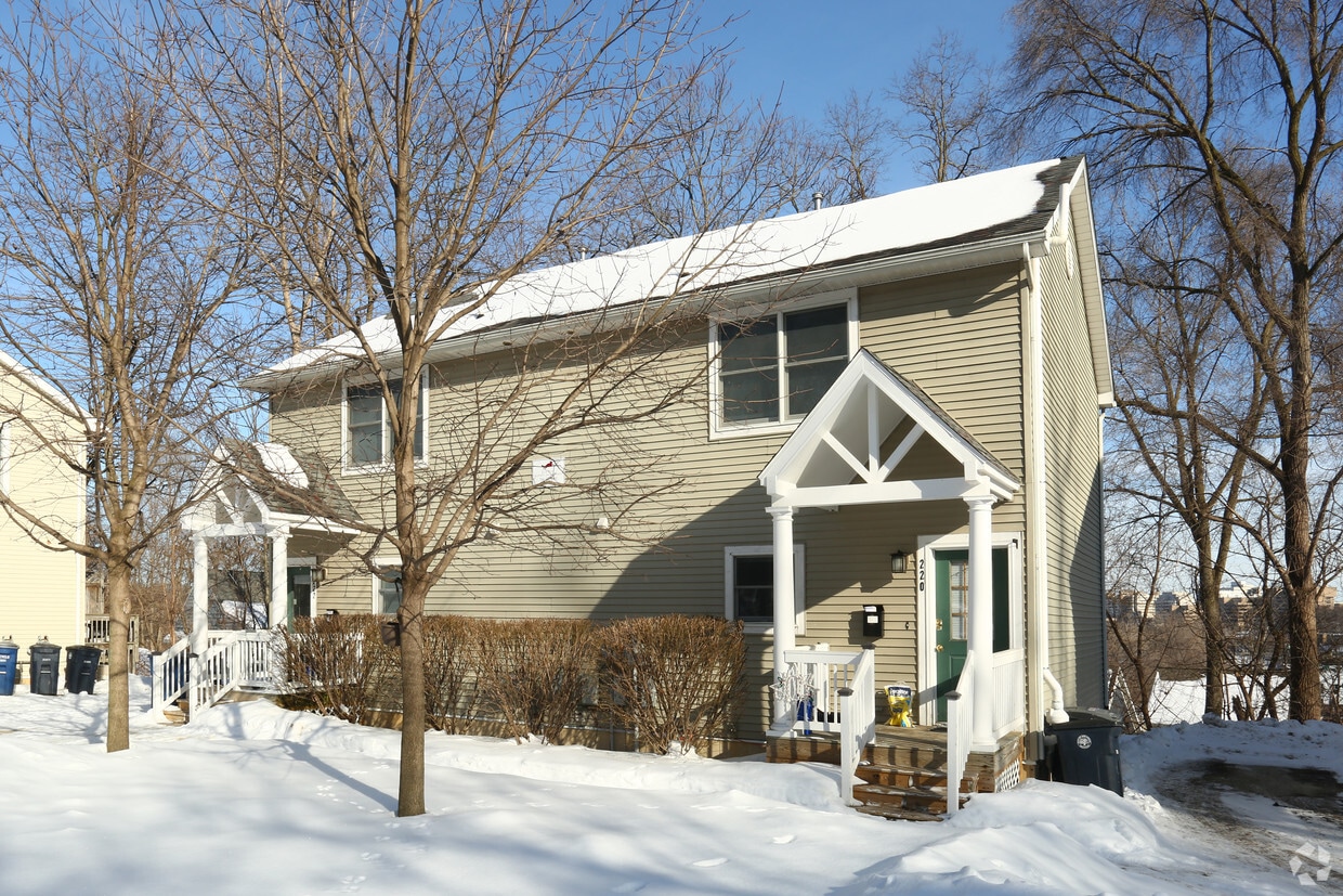 Primary Photo - 210-232 Brookridge Ct