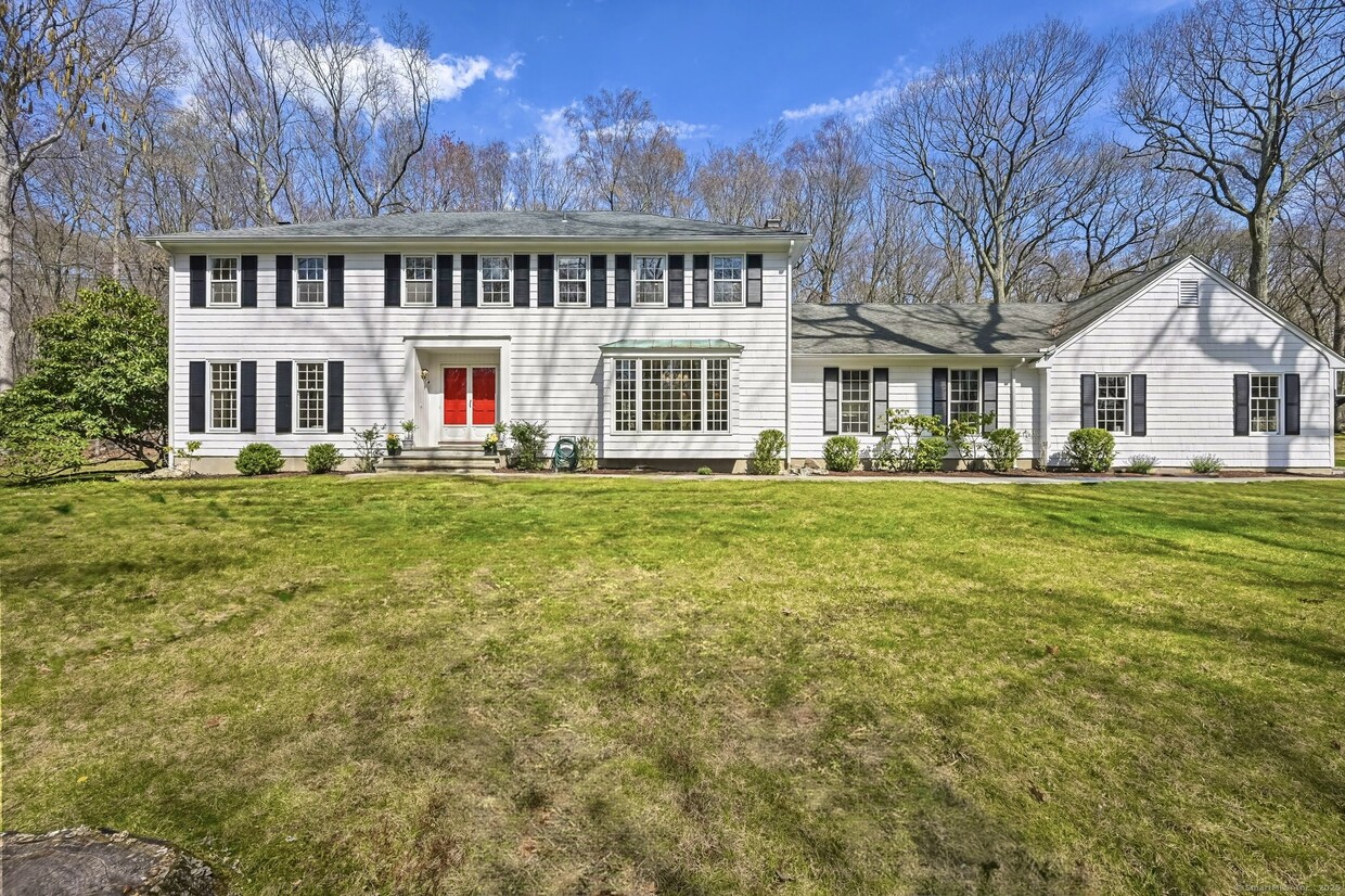 Primary Photo - 60 Squires Ln