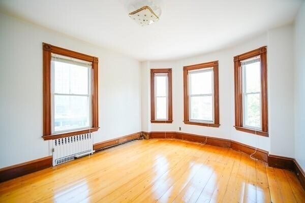 Building Photo - 174 Pleasant St