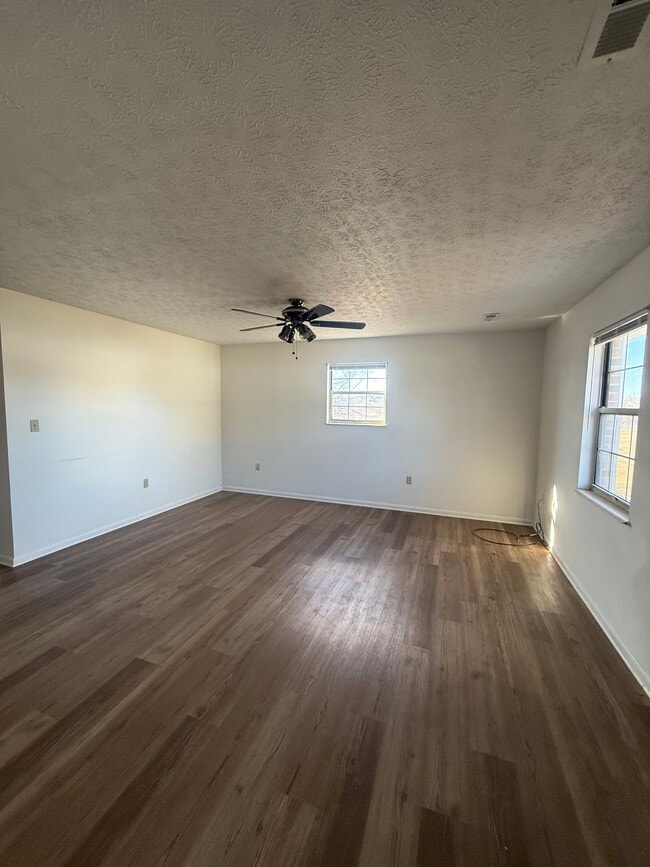 Building Photo - 6920 E Andrew Johnson Hwy