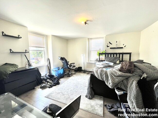 Building Photo - 98 Franklin St