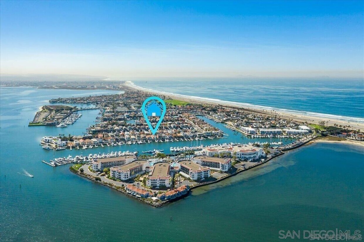 Primary Photo - Large Custom Home on the Bay with Boat Dock