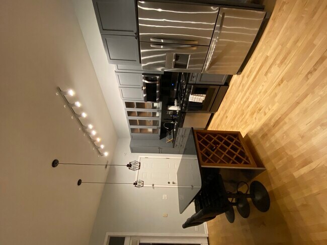 Building Photo - 1105 W Vernon Park Pl