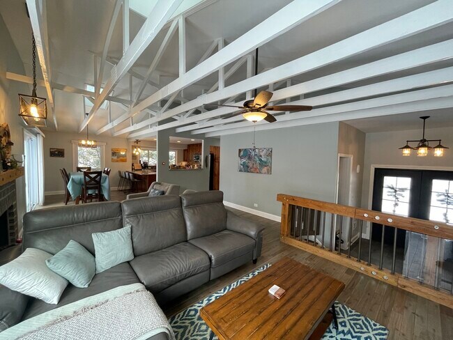 Foto del edificio - 1887 Carriage Hill Rd