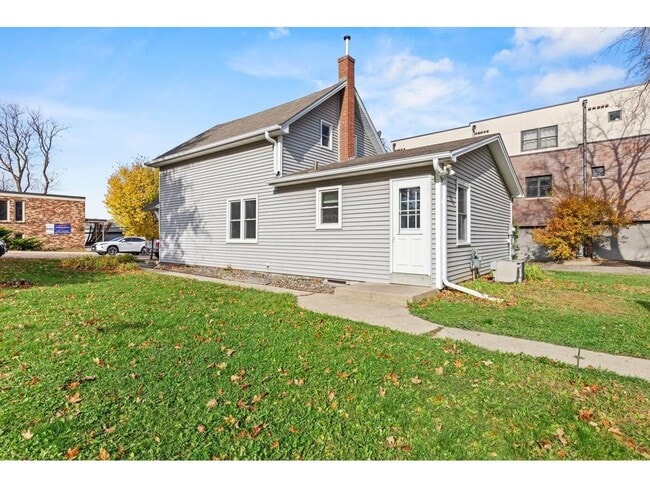 Foto del edificio - 120 2nd St N