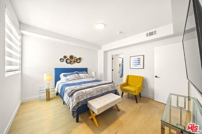 Foto del edificio - 497 N St Andrews Pl