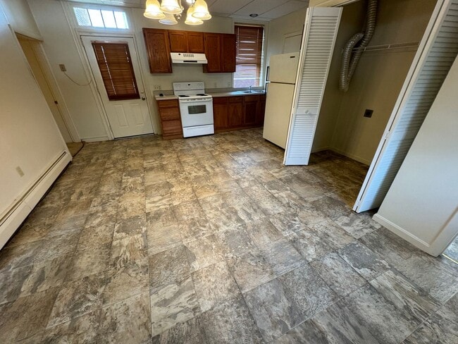 Building Photo - 1 BR/1BA in Spring Grove