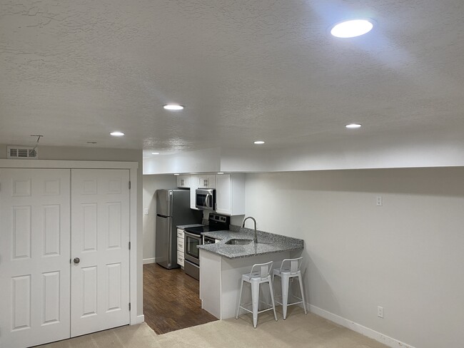 Building Photo - 9199 S Quail Hollow Dr