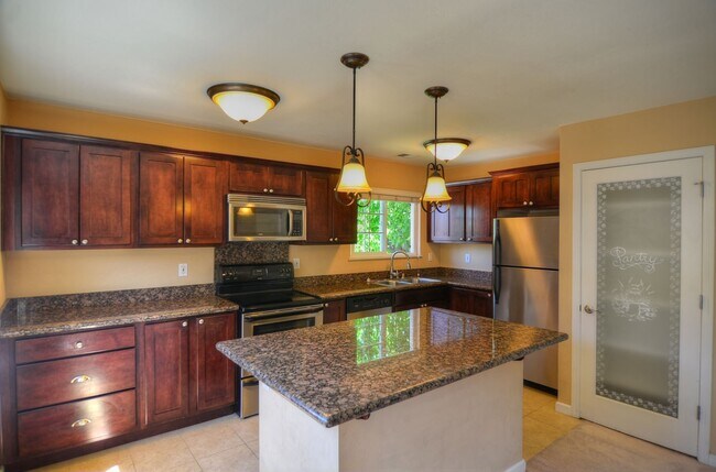 Building Photo - Excellent Santa Clara Location! Open Floor...