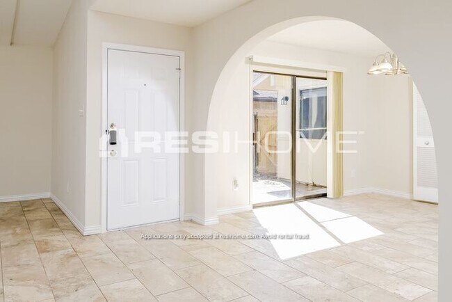 Building Photo - 2802 Meadow Park Drive
